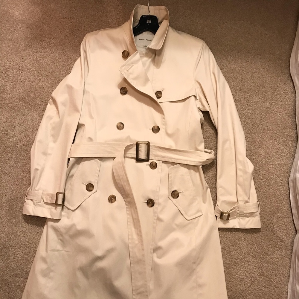 BANANA REPUBLIC Tan Trench Coat